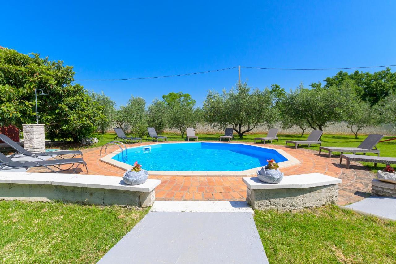 Villa Carla With Private Pool & Kids Playground - Pet Friendly Mutvoran Exterior photo