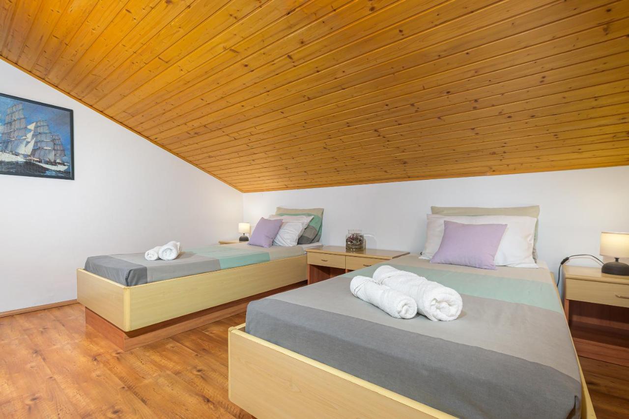 Villa Carla With Private Pool & Kids Playground - Pet Friendly Mutvoran Exterior photo